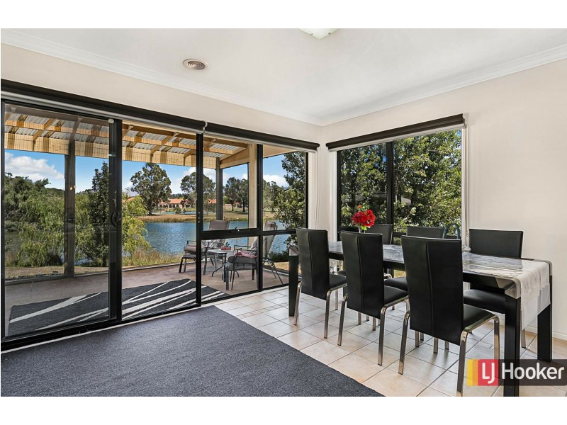 9 Lakeside Drive, Hidden Valley VIC 3756