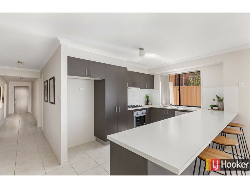 63 Lakeside Drive, Hidden Valley VIC 3756