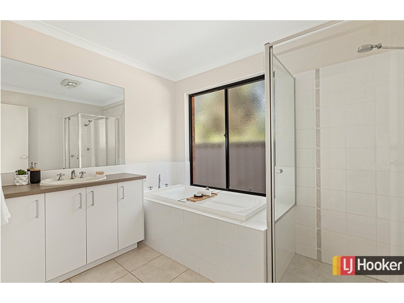 63 Lakeside Drive, Hidden Valley VIC 3756