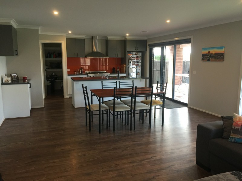 6 Editorial Avenue, Wallan VIC 3756
