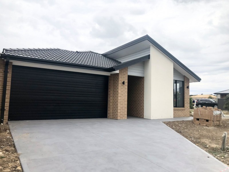 2 Rosella Way, Wallan VIC 3756