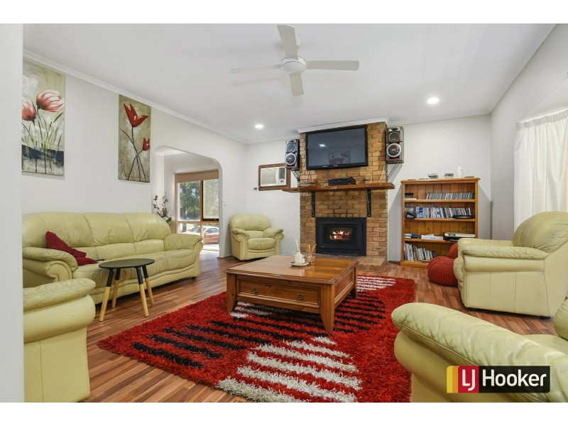 17 Baden Drive, Heathcote Junction VIC 3758