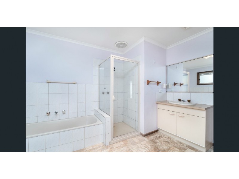 Unit 1/30 Clarey Avenue, Seymour VIC 3660