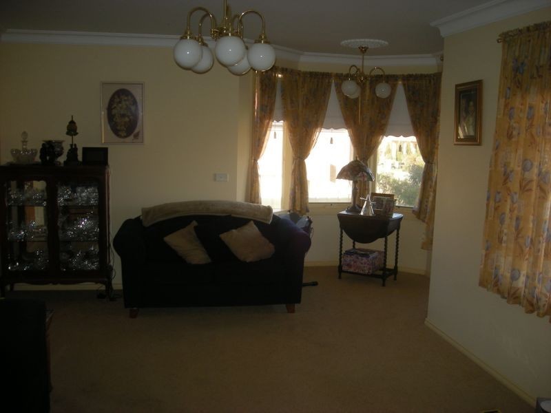 16 Lakeside Drive, Hidden Valley VIC 3756