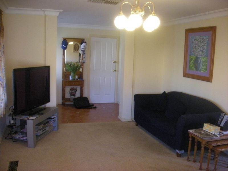 16 Lakeside Drive, Hidden Valley VIC 3756