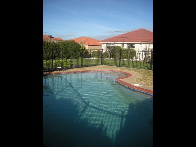 16 Lakeside Drive, Hidden Valley VIC 3756