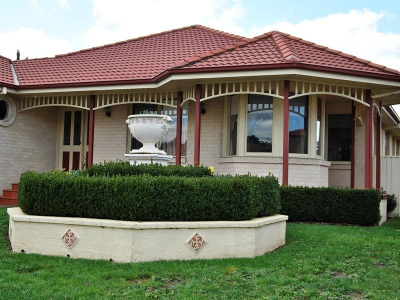 16 Lakeside Drive, Hidden Valley VIC 3756