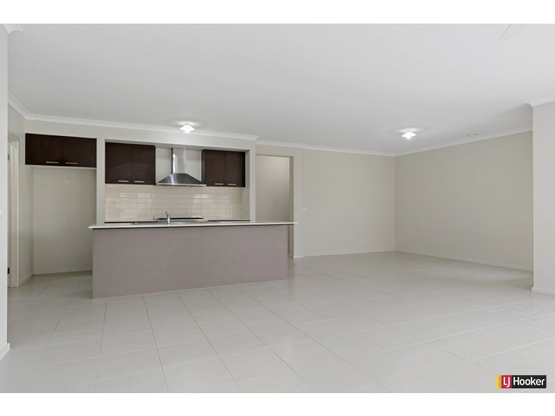 63 Golf Links Drive, Beveridge VIC 3753