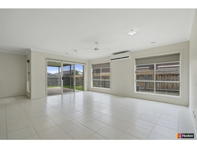 63 Golf Links Drive, Beveridge VIC 3753