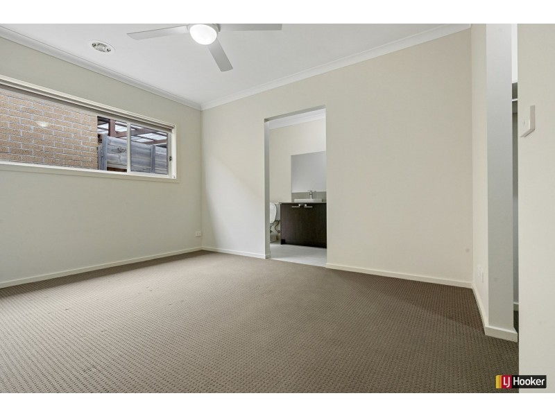 63 Golf Links Drive, Beveridge VIC 3753