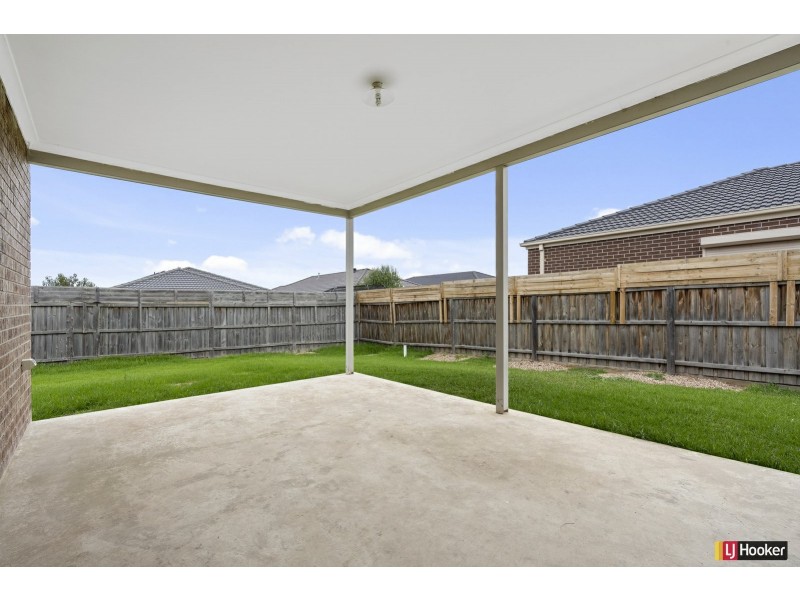 63 Golf Links Drive, Beveridge VIC 3753