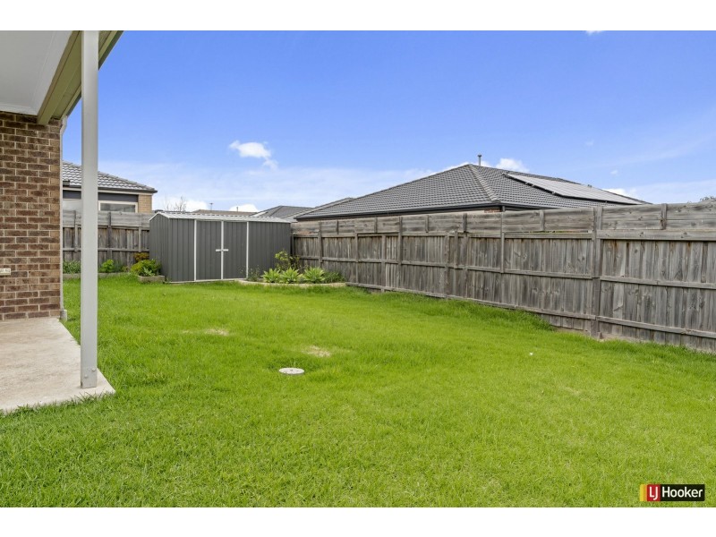 63 Golf Links Drive, Beveridge VIC 3753