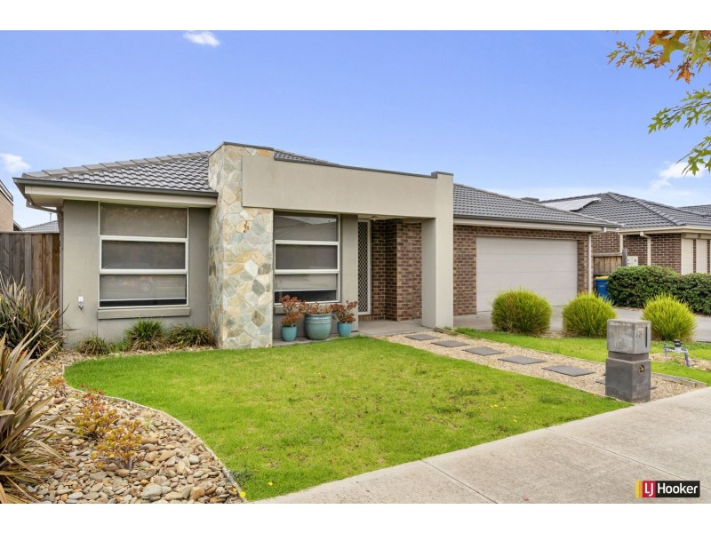 63 Golf Links Drive, Beveridge VIC 3753