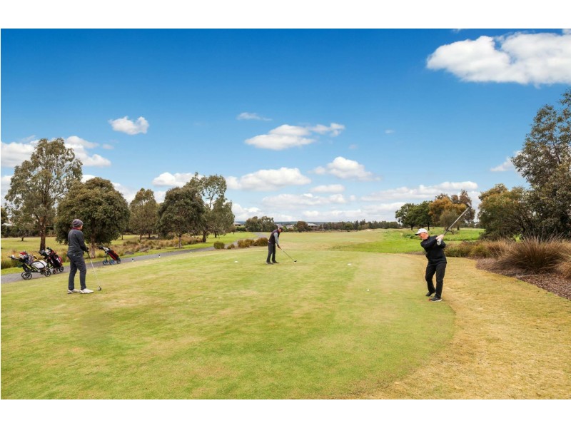 63 Golf Links Drive, Beveridge VIC 3753