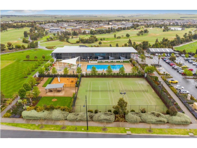 63 Golf Links Drive, Beveridge VIC 3753