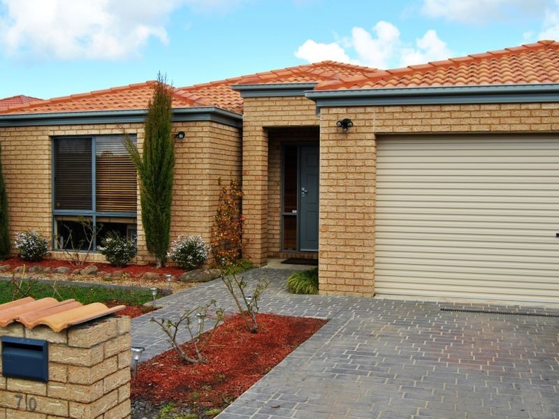 70 Augusta Way, Hidden Valley VIC 3756