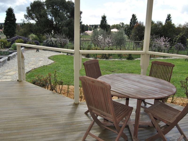 62 St Andrews Close, Hidden Valley VIC 3756