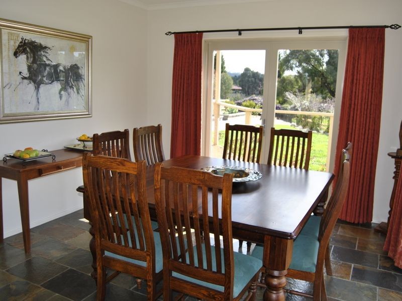 62 St Andrews Close, Hidden Valley VIC 3756