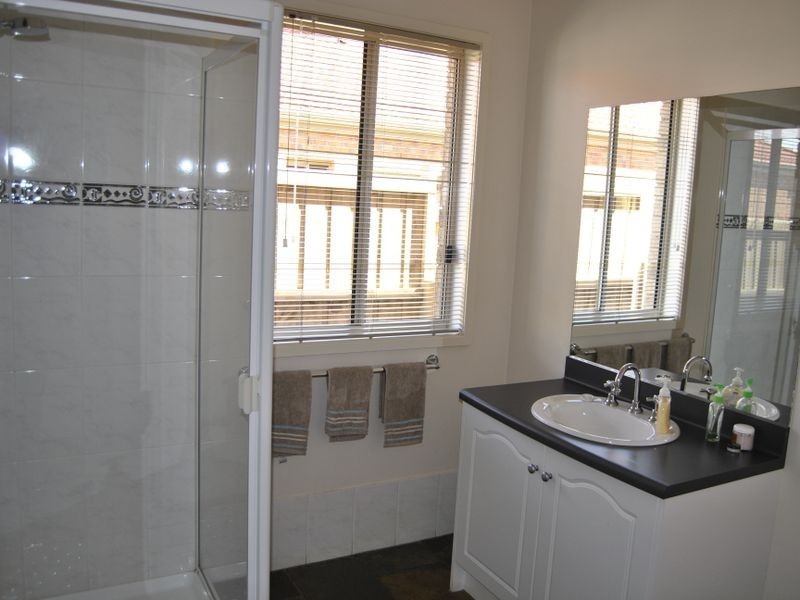 62 St Andrews Close, Hidden Valley VIC 3756