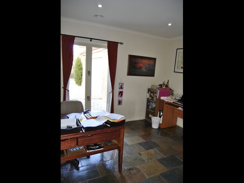 62 St Andrews Close, Hidden Valley VIC 3756