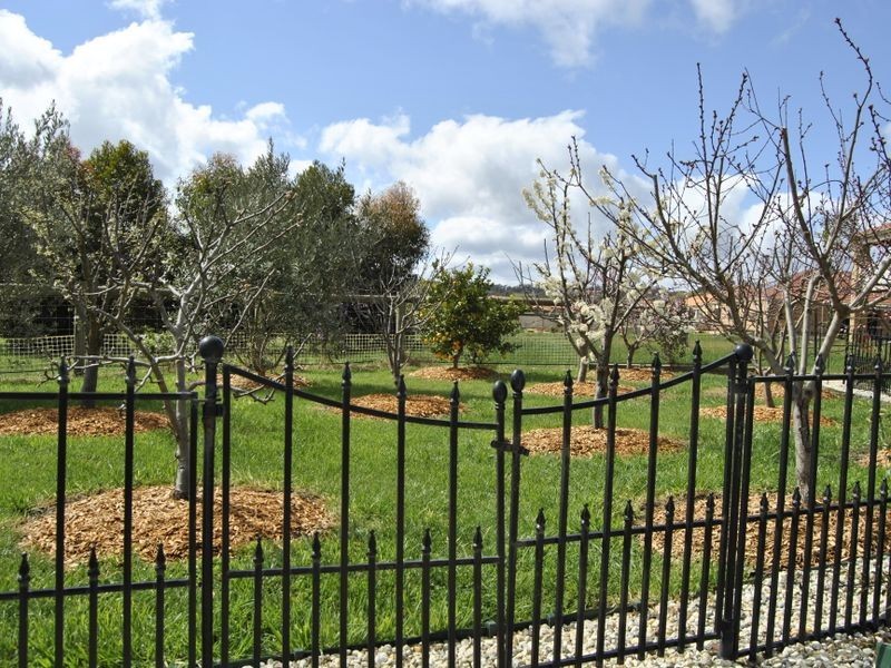 62 St Andrews Close, Hidden Valley VIC 3756