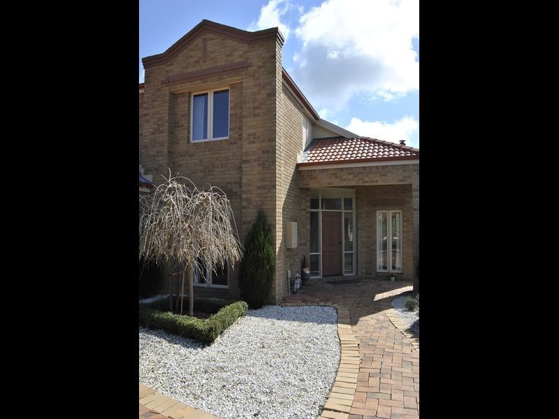 62 St Andrews Close, Hidden Valley VIC 3756