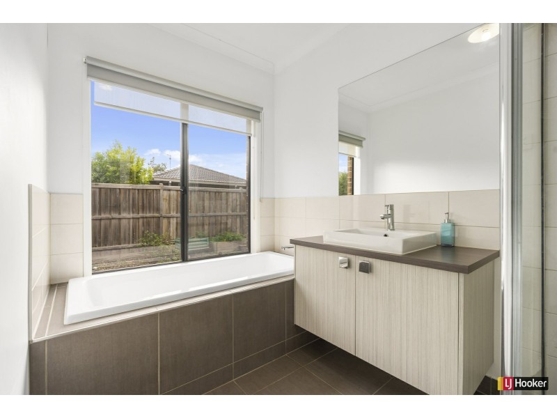 136 Wallara Waters Boulevard, Wallan VIC 3756