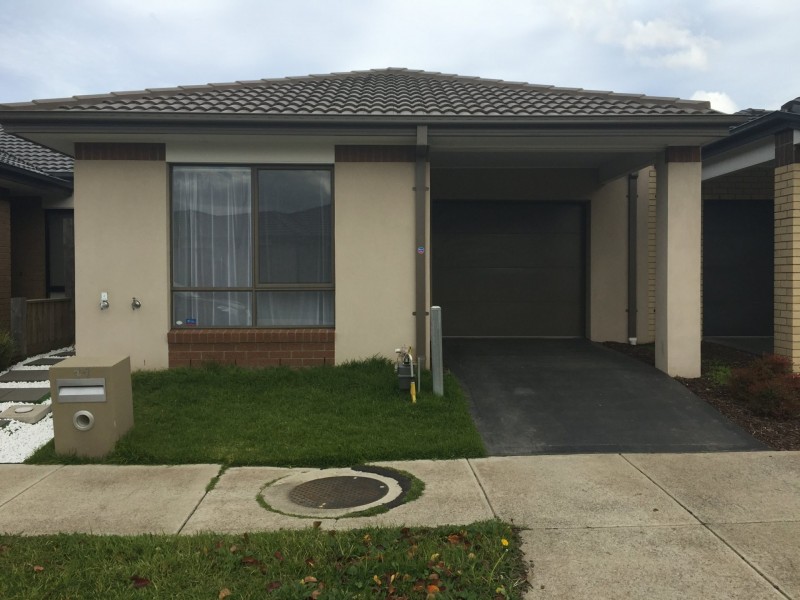 11 Medallion Avenue, Beveridge VIC 3753
