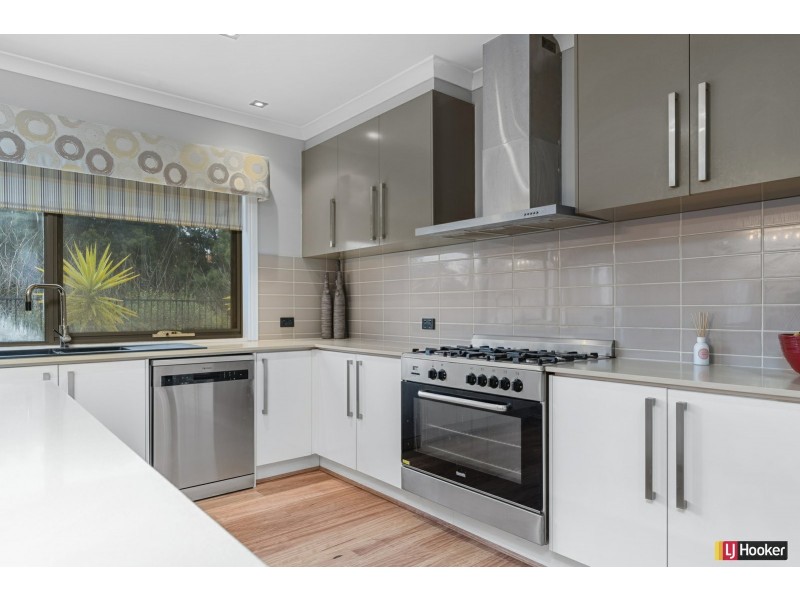 4 Fina Court, Hidden Valley VIC 3756