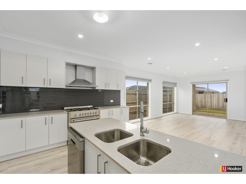 4 Firetail Avenue, Wallan VIC 3756