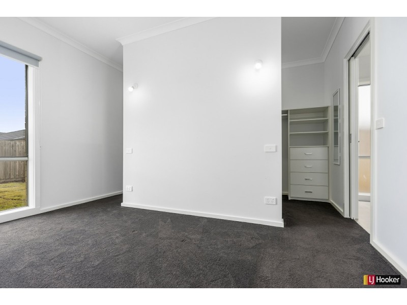 4 Firetail Avenue, Wallan VIC 3756