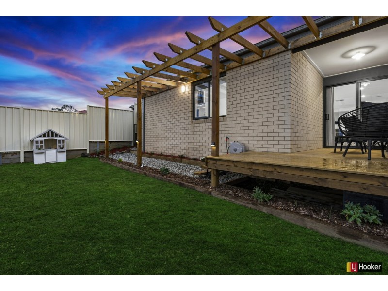 10 Toscana Way, Hidden Valley VIC 3756