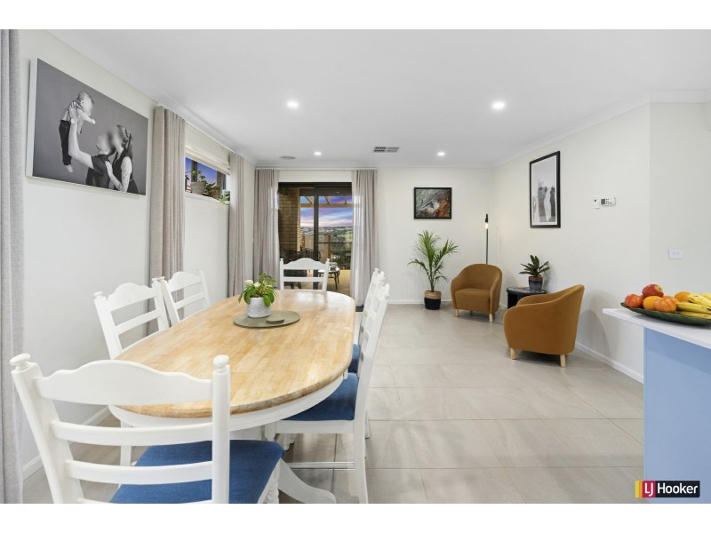 10 Toscana Way, Hidden Valley VIC 3756