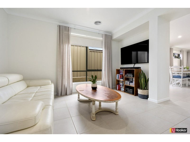 10 Toscana Way, Hidden Valley VIC 3756