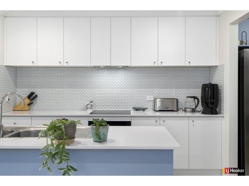 10 Toscana Way, Hidden Valley VIC 3756