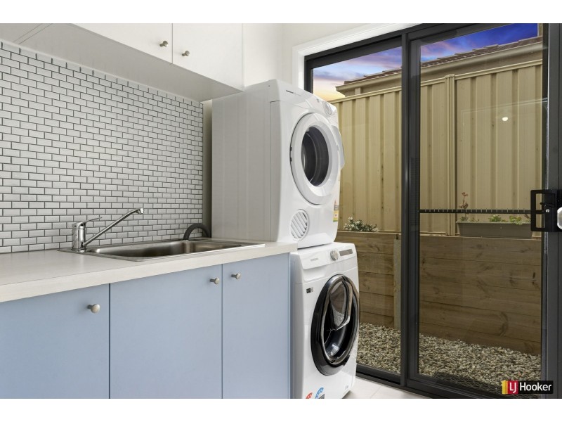 10 Toscana Way, Hidden Valley VIC 3756