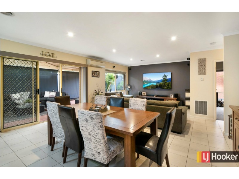 Unit 9/1 Darraweit Road, Wallan VIC 3756