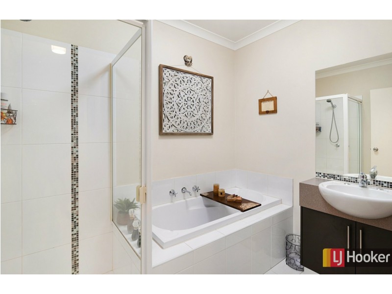 Unit 9/1 Darraweit Road, Wallan VIC 3756
