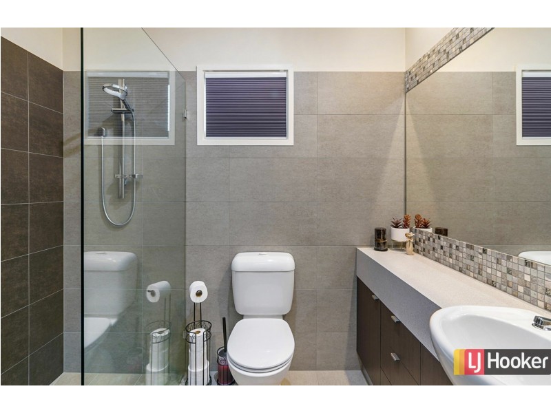 Unit 9/1 Darraweit Road, Wallan VIC 3756