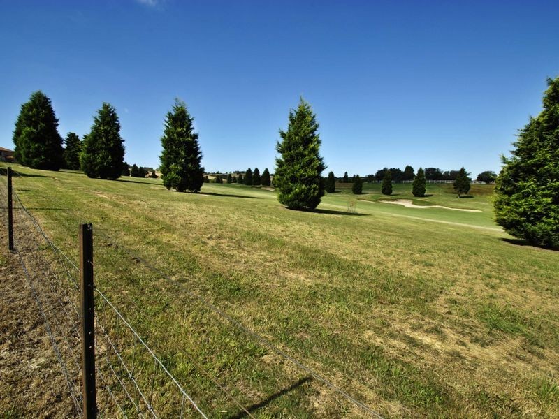 5 Uno Court, Hidden Valley VIC 3756