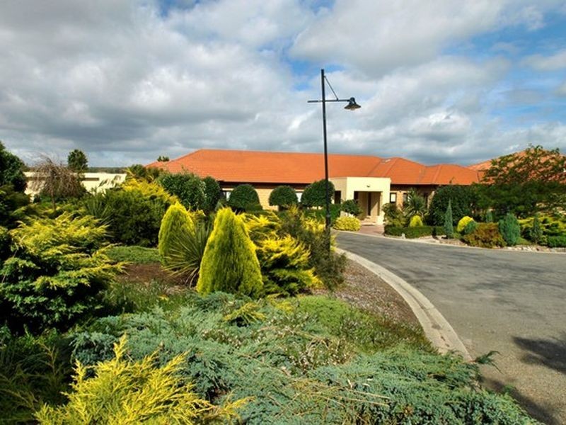 5 Lakeview Close, Hidden Valley VIC 3756