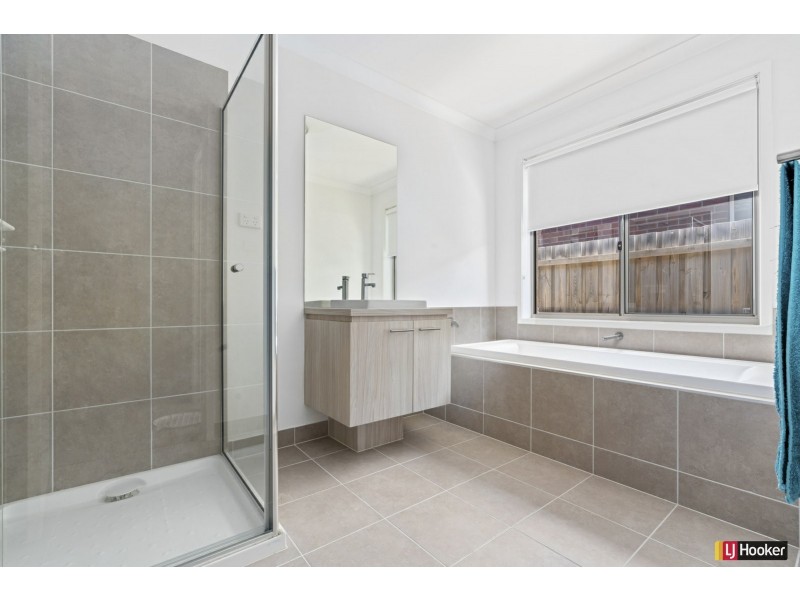 12 Corkwood Crescent, Wallan VIC 3756