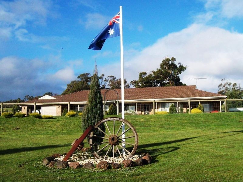 125 Spur Road, Clonbinane VIC 3658