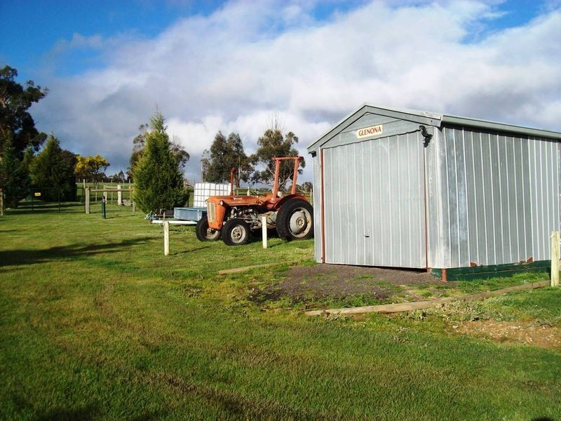 125 Spur Road, Clonbinane VIC 3658