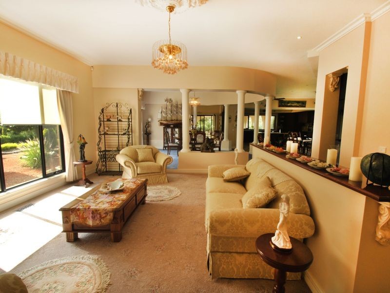 5 Lakeview Close, Hidden Valley VIC 3756