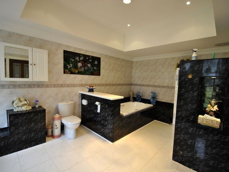 5 Lakeview Close, Hidden Valley VIC 3756