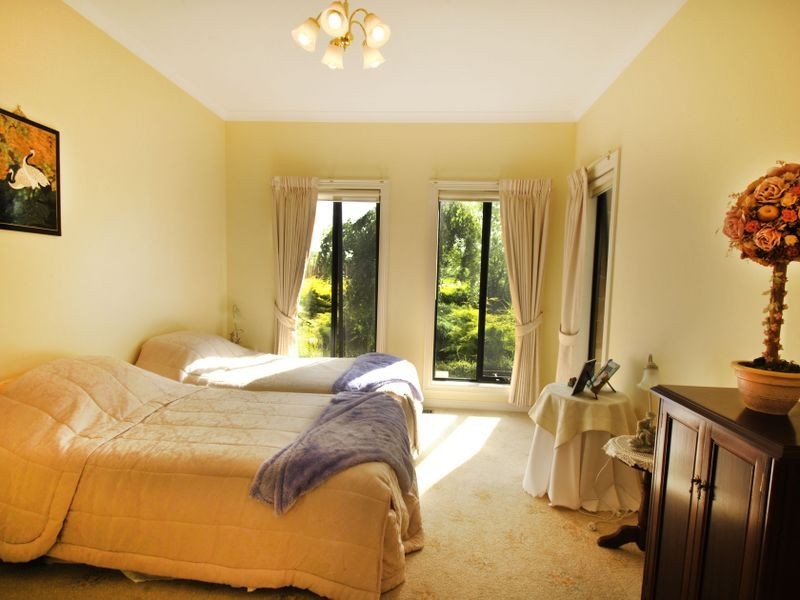 5 Lakeview Close, Hidden Valley VIC 3756