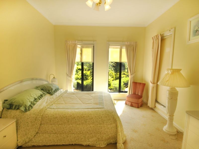 5 Lakeview Close, Hidden Valley VIC 3756