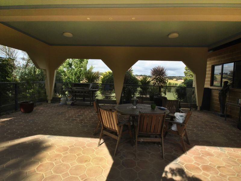 5 Lakeview Close, Hidden Valley VIC 3756