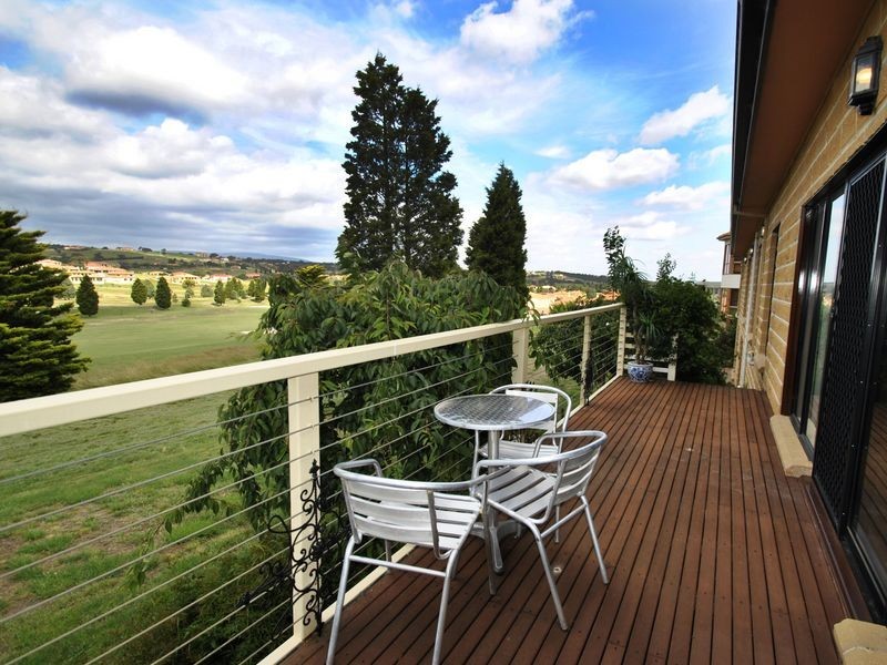5 Lakeview Close, Hidden Valley VIC 3756
